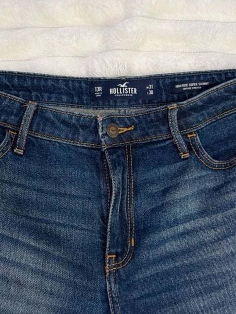 Hollister High Rise Super Skinny Distressed Jeans Size 13R W31 L30